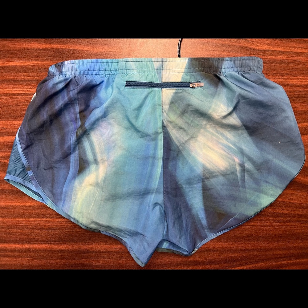 Women’s Nike dry fit shorts. Like new